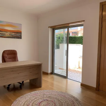 Holidays In Paradise In House With Garden, Estoril *